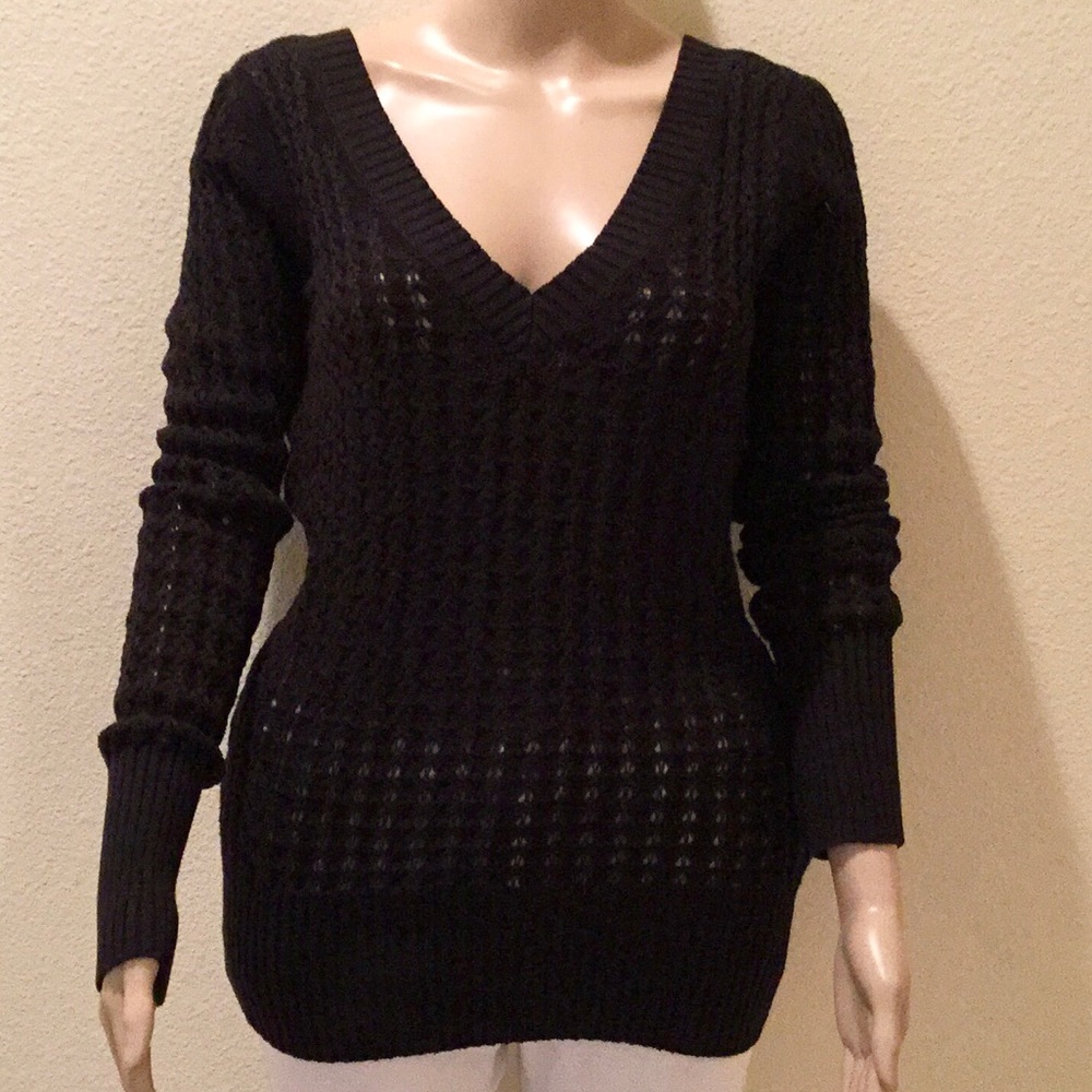 GUESS KNIT V NECK SWEATER